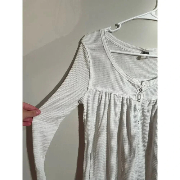 We The Free Kai Thermal Henley Top in White - Picture 5 of 12